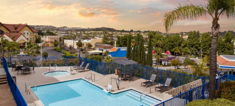 圣塔克拉里塔巴伦西亚万枫酒店(Fairfield Inn Santa Clarita Valencia)图片