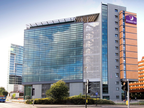 設菲爾德圣玛丽门普瑞米尔酒店