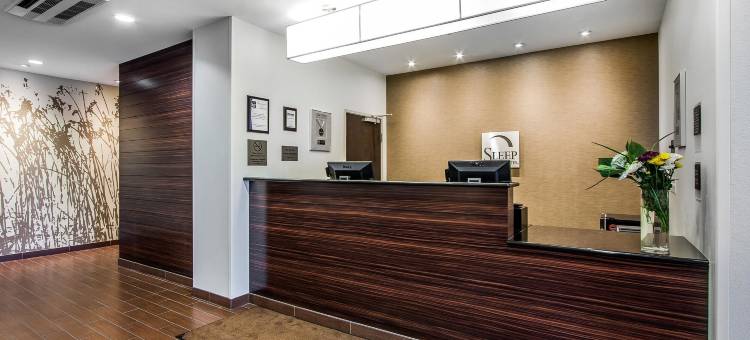 舒眠酒店及套房大福克斯 靠近阿勒鲁斯中心(Sleep Inn & Suites Grand Forks Alerus Center)图片