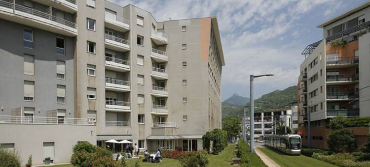 塞祖尔阿菲尔格勒诺布尔马里库里酒店(Séjours & Affaires Grenoble Marie Curie)图片