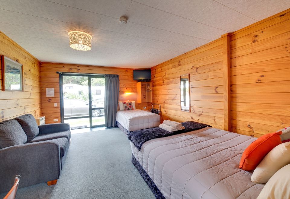 Wellington Top 10 Holiday ParkHotel Overview