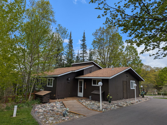 Charming Cabin with Deck and Fireplace - Serene Woodland Escape