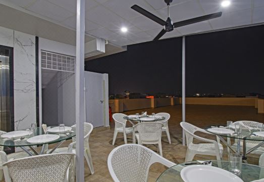 Treebo Abhi Suites, 400 M from Guntur Junction Hotel Overview