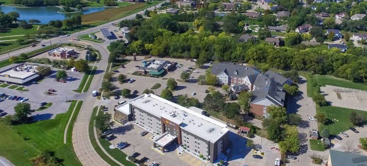 得梅因西克莱夫拉昆塔温德姆套房酒店(La Quinta Inn & Suites by Wyndham des Moines West Clive)图片