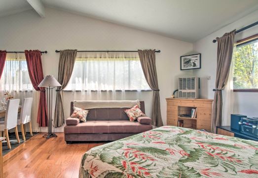 Fern Cottage Island Escape with Rainforest View! Hotel Overview