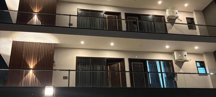 Radiant Blu Hotels Sector 70图片