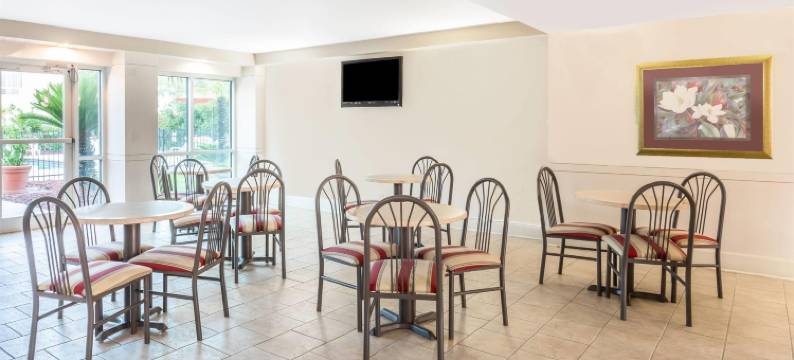 卢林华美达酒店(Ramada by Wyndham Luling)图片