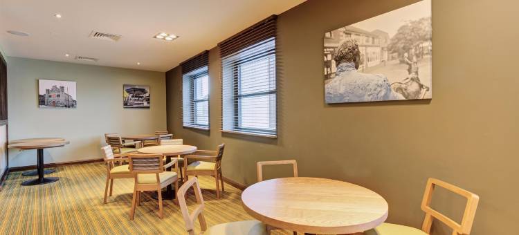 霍舍姆市中心普瑞米尔酒店(Premier Inn Horsham Town Centre)图片