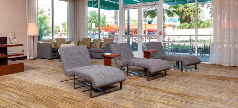 迪美市中心万怡酒店(Courtyard DeLand Historic Downtown)图片