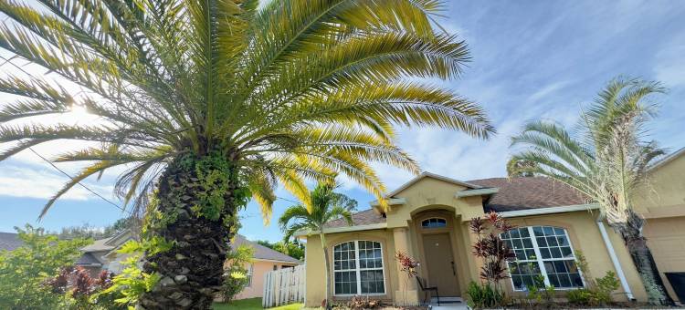 靠近海滩的池畔度假屋(The Poolside Escape Near Beaches)图片