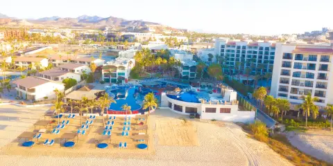 Grand Decameron Los Cabos,一個全包的商標度假村