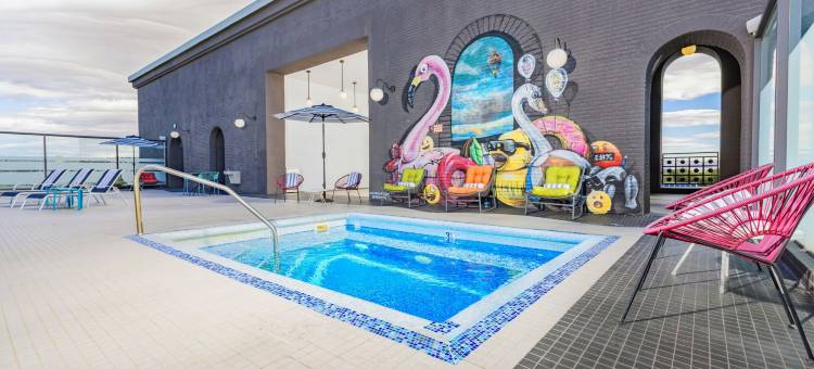 里诺市中心万丽水疗酒店(Renaissance Reno Downtown Hotel & Spa)图片