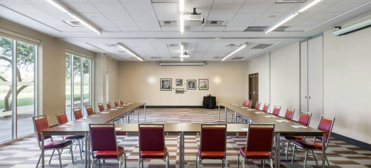 凤凰城迈措沃门户机场福朋喜来登酒店(Four Points by Sheraton at Phoenix Mesa Gateway Airport)图片