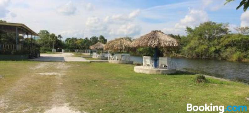 拉曼奈河滨旅馆(Lamanai Riverside Retreat)图片