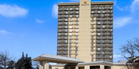 明尼阿波利斯布盧明頓西拉昆塔温德姆套房酒店