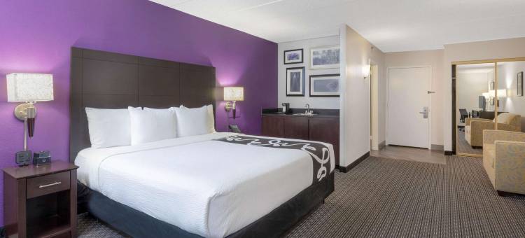 克利夫顿卢瑟福拉昆塔温德姆套房酒店(La Quinta Inn & Suites by Wyndham Clifton/Rutherford)图片