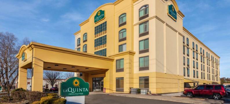 花园市拉昆塔温德姆套房酒店(La Quinta Inn & Suites by Wyndham Garden City)图片