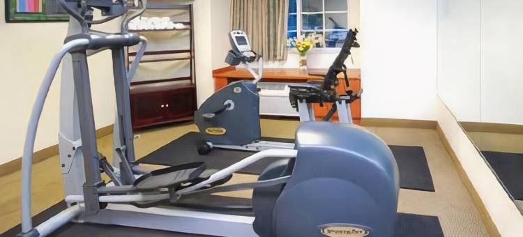 希尔顿斯特林杜勒斯机场Spark酒店(Spark by Hilton Sterling Dulles Airport)图片