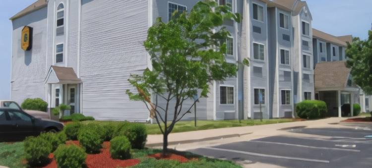 索内斯塔精选酒店及套房堪萨斯城/蓝泉城(Sonesta Essential Hotels & Suites Kansas City Blue Springs)图片