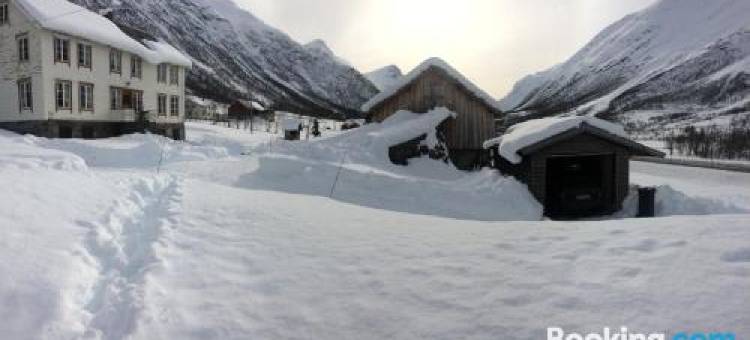 欧沃沃尔农场民宿(Overvoll Farm)图片