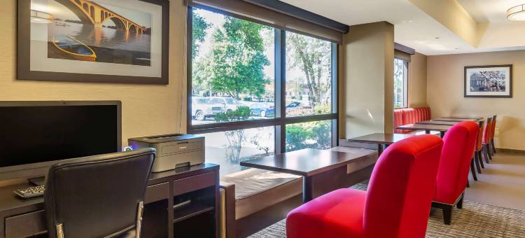 昆提科斯塔福德舒适酒店(Comfort Inn Quantico)图片