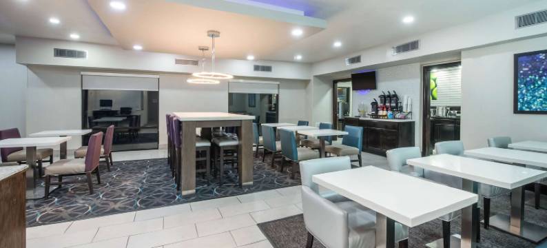 费尔伯恩赖特帕特森拉昆塔温德姆套房酒店(La Quinta Inn & Suites by Wyndham Fairborn Wright-Patterson)图片