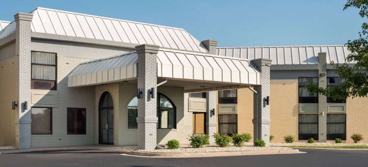 梅里尔维尔温德姆戴斯套房酒店(Days Inn & Suites by Wyndham Merrillville)图片