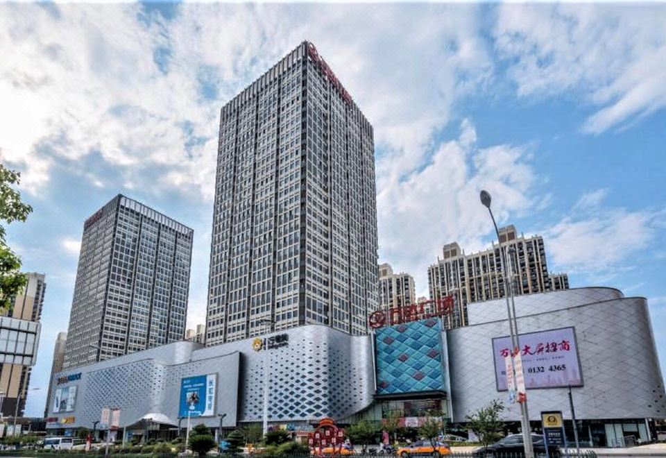 荆门珀玥酒店外景图