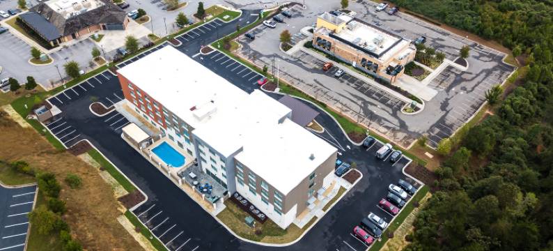 盖恩斯维尔拉尼尔湖区智选假日套房酒店(Holiday Inn Express & Suites GAINESVILLE - LAKE LANIER AREA by IHG)图片