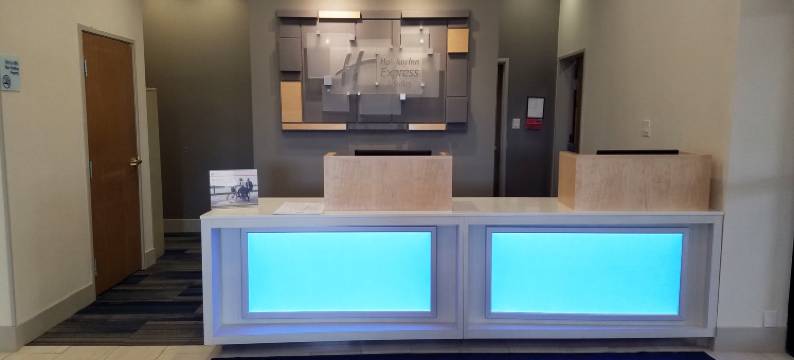 圣安吉洛智选假日酒店(Holiday Inn Express & Suites SAN ANGELO by IHG)图片