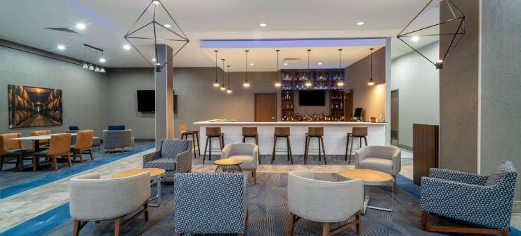 路易斯威尔东拉昆塔温德姆套房酒店(La Quinta Inn & Suites by Wyndham Louisville NE/Old Henry Rd)图片