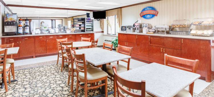 西卡拉马祖温德姆呗盟酒店(Baymont by Wyndham Kalamazoo West)图片