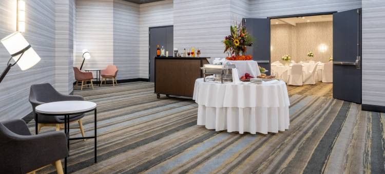 长岛 - Islip机场东假日酒店(Holiday Inn Long Island - Islip Arpt East)图片