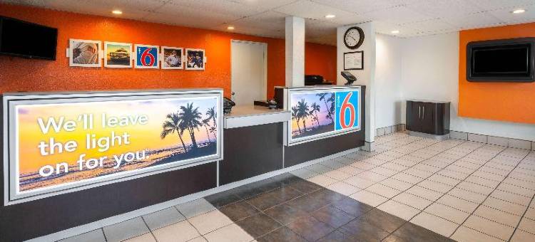 本图拉海滩6号汽车旅馆(Motel 6 Ventura, CA - Beach)图片