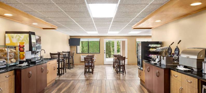 包地特美吟温德姆套房酒店(AmericInn by Wyndham Baudette)图片