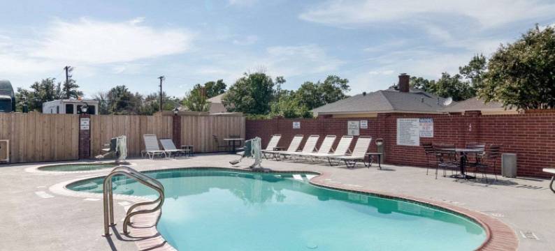 品质套房酒店米德兰北环路250(Quality Suites Midland North Loop 250)图片