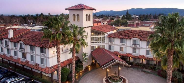 希尔顿坎贝尔达伯翠 - 普鲁内雅德广场酒店(DoubleTree by Hilton Campbell - Pruneyard Plaza)图片