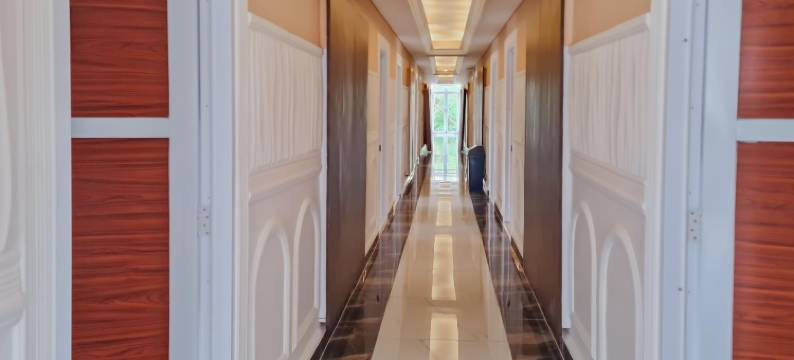 芝坎佩萨巴拉亚桑斯大酒店(Sans Hotel Grand Sabaraya Cikampek)图片