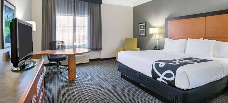 达拉斯阿林顿南拉昆塔温德姆套房酒店(La Quinta Inn & Suites by Wyndham Dallas Arlington South)图片