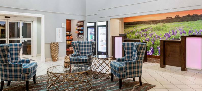 克尔维尔拉昆塔温德姆套房酒店(La Quinta Inn & Suites by Wyndham Kerrville)图片