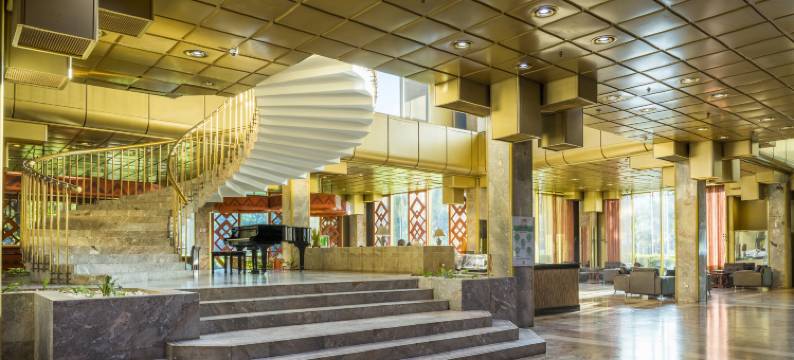 彩虹大厦酒店及会议中心(Rainbow Towers Hotel & Conference Centre)图片