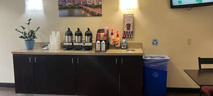 奥斯汀南红顶Plus酒店(Red Roof Plus+ Austin South)图片