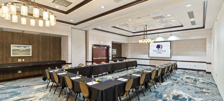 弗朗特皇家蓝岭沙道斯希尔顿逸林酒店(DoubleTree by Hilton Front Royal Blue Ridge Shadows)图片