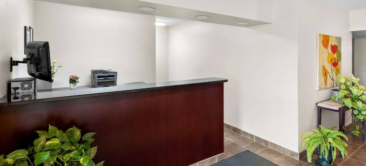 贝斯特韦斯特哈迪斯蒂修尔住宿普拉斯酒店(SureStay Plus Hotel by Best Western Hardisty)图片