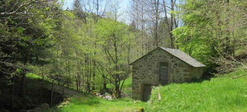 Traditional Chalet 2mn from Super Lioran, Ideal for Your Mountain Vacations图片