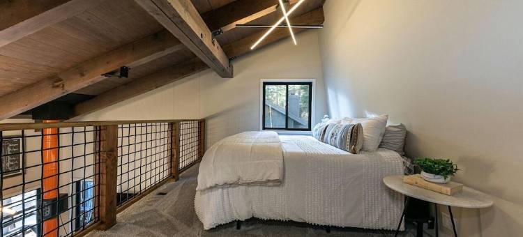 奥林匹克谷帕利塞德斯度假村 & 塔霍城温馨木屋(Cozy Cabin in Olympic Valley, Next to Palisades Resort & Tahoe City)图片
