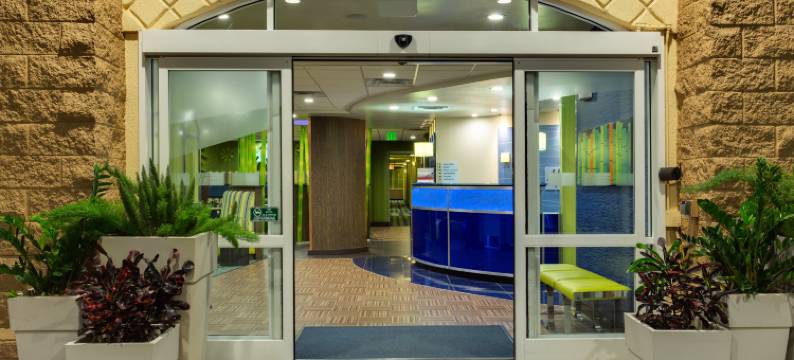 智选假日套房酒店普兰特城(Holiday Inn Express & Suites PLANT CITY by IHG)图片