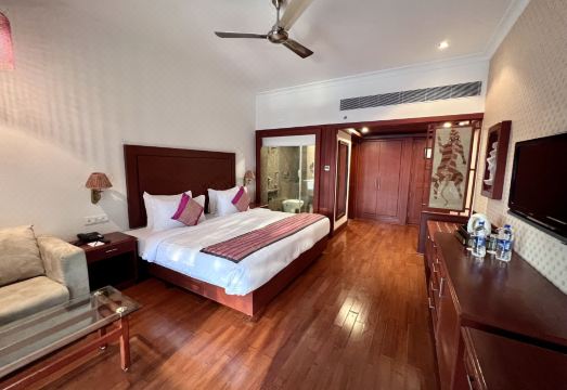 Hotel Chandela Khajuraho Hotel Overview