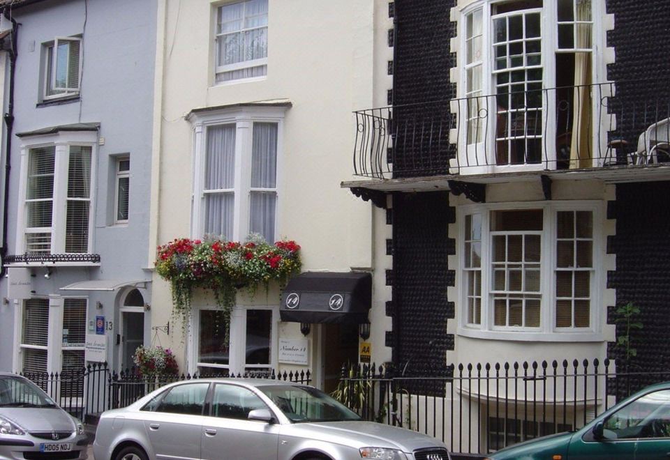 Upper Rock Brighton - Guest House Hotel Overview