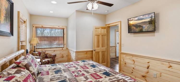 Win A Bear is a New Cabin Located in Pigeon Forge图片
